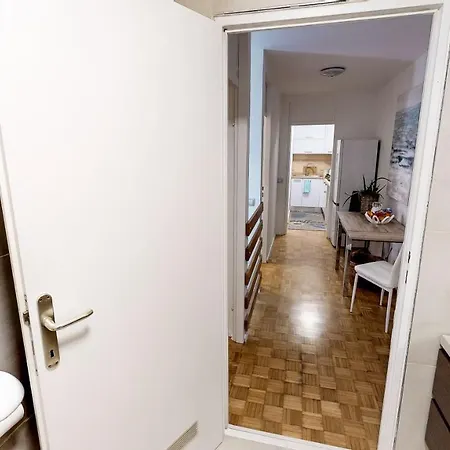 De Luxe Duplex Kozmetika Kahne * Ljubljana